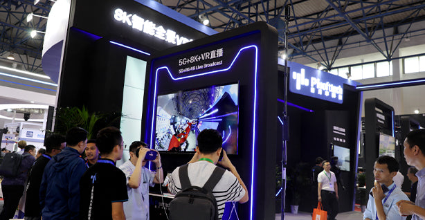 Pioneering 8K 360º Video Livestreaming over 5G